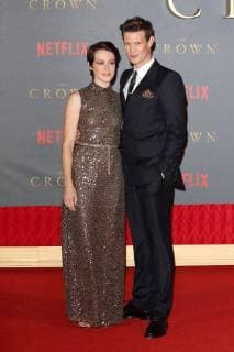 Claire Foy und Matt Smith, die beiden Schauspieler und Hauptdarsteller bei der Premiere der 2. Staffel der Netflix Serie The Crown am 21.11.2017 in London The Crown TV Series Season 2 World Premiere in London, 2017