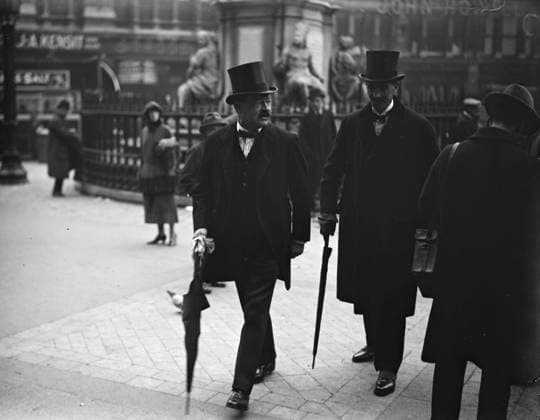Mount Everest expedition memorial service . A memorial service for Mr G H Leigh Mallory and Mr A C Irvine , who lost their lives in the Mount Everest Expedition , was held at St Paul s Cathedral , when the members of three expeditions attended . General Bruce , Mount Everest Expedition Leader and Col Norton arriving . 17 October 1924, Westminster London United Kingdom England Copyright: Topfoto  UnitedArchivesEU013912