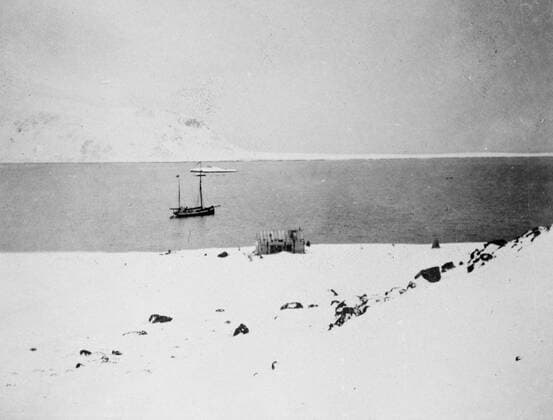 Amundsen Ellsworth Polar Flight Roald Amundsen will shortly arrive at Spitzbergen , the starting point for the commencement of his attempt to reach the North Pole by air Wellman Bay , Danish Island , Spitzbergen , the probable starting place 7 April 1925, Copyright: Topfoto  UnitedArchivesEU014676