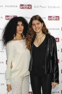 Janine White, Gloria Nussbaum bei der LAMBERTZ-Fine Art-Kalenderpraesentation im Friedrichstadtpalast Berlin.