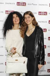 Janine White, Gloria Nussbaum bei der LAMBERTZ-Fine Art-Kalenderpraesentation im Friedrichstadtpalast Berlin.