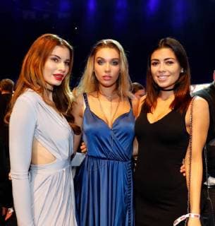Rebecca Kunikowski, Melinda London, Tahnee Roessler bei der LAMBERTZ-Fine Art-Kalenderpraesentation im Friedrichstadtpalast Berlin.