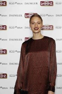 Cosima Auermann bei der LAMBERTZ-Fine Art-Kalenderpraesentation im Friedrichstadtpalast Berlin.