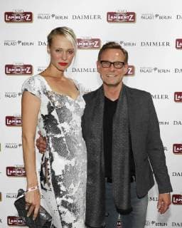 Nele Hermann, Dirk Rueter bei der LAMBERTZ-Fine Art-Kalenderpraesentation im Friedrichstadtpalast Berlin.