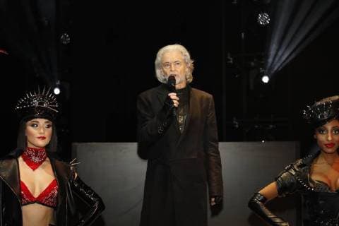 Dr. Hermann Buehlbecker (Alleininhaber Lambertz) bei der LAMBERTZ-Fine Art-Kalenderpraesentation im Friedrichstadtpalast Berlin.