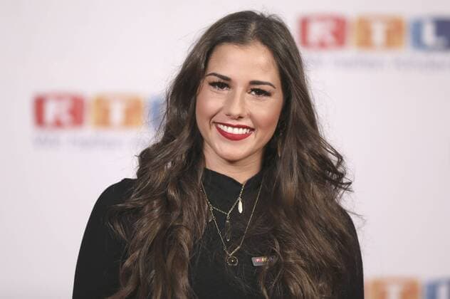 Sarah Lombardi beim 22. RTL-Spendenmarathon im Studio 3 des MP Medienparks NRW. Köln-Hürth, 23.11.2017