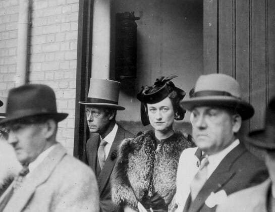 The Duke and Duchess of Windsor were among the spectators at Longchamp when Pharis owned by M. Marcel Boussac and ridden by C. Elliot, won the grand prix de Paris. Second was Baron E.De Rothschild s Tricameren and third was M. Robert Lazard s Etalon Or , ridden by W. Johnstone. Photo Shows: The Duke and Duchess of Windsor at Longchamp 26 June 1939, Paris France Copyright: Topfoto  UnitedArchivesEU057540