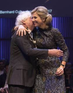 27-11-2017 Amsterdam Queen Maxima during the Prince Bernhard Cultuurfonds award at the Muziekgebouw aan ’t IJ in Amsterdam. The award, 150.000 euro, was presented to writer Geert Mak.  Copyright: xPPE WERFx