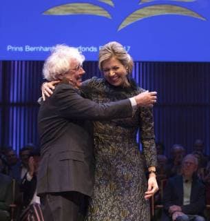 27-11-2017 Amsterdam Queen Maxima during the Prince Bernhard Cultuurfonds award at the Muziekgebouw aan ’t IJ in Amsterdam. The award, 150.000 euro, was presented to writer Geert Mak.  Copyright: xPPE WERFx
