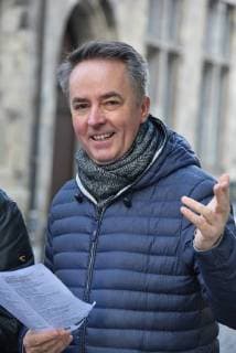 der Chorleiter Michael Kokott posiert am 28.11.2017 in Köln bei der Pressekonferenz zu loss mer singe (lass uns singen) Mitsingkonzert im Kölner Gürzenich.