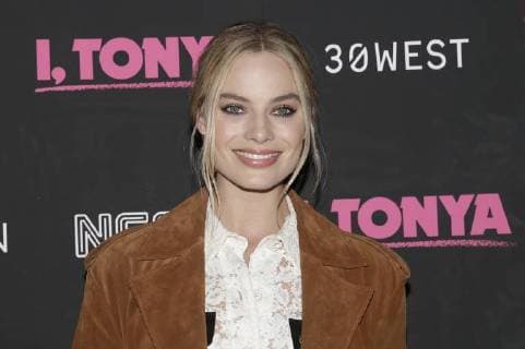 Margot Robbie arrives on the red carpet at the I, Tonya New York Premiere at Village East Cinema on November 28, 2017 in New York City.  NYP20171128120 JOHNxANGELILLO