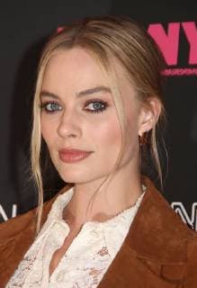 November 28, 2017 - New York, N.Y, USA - MARGOT ROBBIE attends the I, Tonya New York Premiere,.Village East Cinema, NYC.November 28, 2017.Photos by , Globe Photos Inc. New York USA - ZUMAms4_ 20171128_zaa_ms4_002 Copyright: xSoniaxMoskowitzx