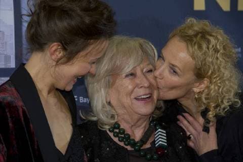 von links: Tinka FUERST, Fürst, Schauspielerin, Margarethe von TROTTA, Deutschland, Regisseurin, Katja RIEMANN, Deutschland, Schauspielerin, auf dem Roten Teppich, Red Carpet Show, Filmpremiere Forget about Nick , 28.11.2017, in der Lichtburg in Essen,