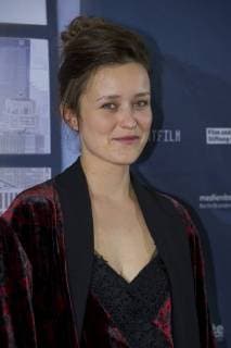 Tinka FUERST, Fürst, Schauspielerin, auf dem Roten Teppich, Red Carpet Show, Filmpremiere Forget about Nick , 28.11.2017, in der Lichtburg in Essen,
