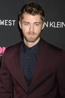 Luke Mitchell bei der Premiere des Kinofilms I, Tonya im Village East Cinema. New York, 28.11.2017