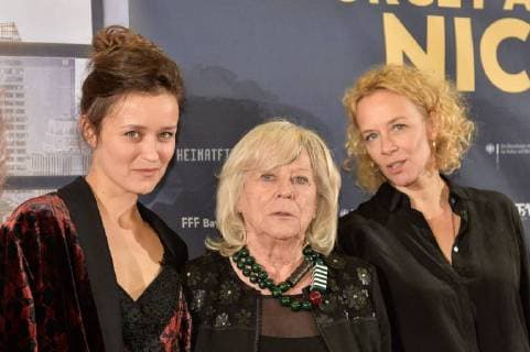 Premiere des Spielfilms - FORGET ABOUT NICK - in Essen Schauspielerin Tinka Fürst, links, Regisseurin Margarethe von Trotta, mitte und Schauspielerin Katja Riemann, rechts am 28.11.2017 bei der Premiere des Kinofilms - Forget about Nick - in der Lichtburg in Essen. FORGET ABOUT NICK ist der neueste Film der renommierten und vielfach preisgekrönten Regisseurin Margarethe von Trotta.