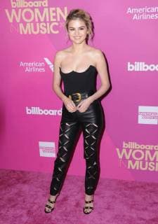 November 30, 2017 - Hollywood, CA, U.S. - 30 November 2017 - Hollywood, California - Selena Gomez. Billboard Women in Music 2017 held at The Ray Dolby Ballroom. Photo Credit: AdMedia Hollywood U.S. - ZUMAa123 20171130_zaa_a123_008 Copyright: xBirdiexThompsonx