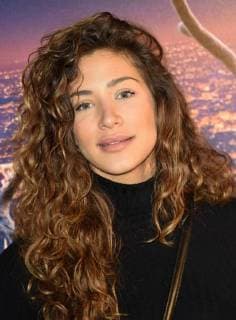 Manon Azem CELEBRITES : Avant premiere du film Santa et Cie - Paris - 03 12 2017 FedericoPestellini Panoramic 