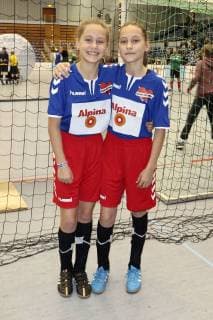 Laila und Rosa Meinecke bem Benefiz-Fußballspiel Kicken mit Herz 2017 in der Alsterdorfer Sporthalle. Hamburg, 03.12.2017