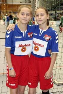 Laila und Rosa Meinecke bem Benefiz-Fußballspiel Kicken mit Herz 2017 in der Alsterdorfer Sporthalle. Hamburg, 03.12.2017