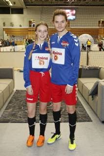 Lina Larissa Strahl und Tilman Pörzgen bem Benefiz-Fußballspiel Kicken mit Herz 2017 in der Alsterdorfer Sporthalle. Hamburg, 03.12.2017