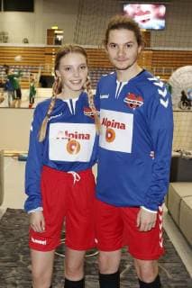 Lina Larissa Strahl und Tilman Pörzgen bem Benefiz-Fußballspiel Kicken mit Herz 2017 in der Alsterdorfer Sporthalle. Hamburg, 03.12.2017