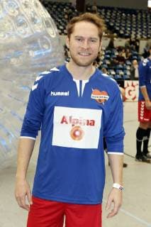 Johannes Oerding bem Benefiz-Fußballspiel Kicken mit Herz 2017 in der Alsterdorfer Sporthalle. Hamburg, 03.12.2017