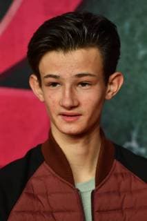 Eloi CHRIST (Schauspieler), Einzelbild,angeschnittenes Einzelmotiv,Portraet,Portrait,Porträt. Weltpremiere BURG SCHRECKENSTEIN, Roter Teppich,Red Carpet am 03.12.2017.