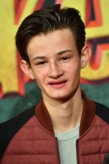 Premiere Burg Schreckenstein 2 in München Eloi CHRIST (Schauspieler), Einzelbild,angeschnittenes Einzelmotiv,Portraet,Portrait,Porträt. Weltpremiere BURG SCHRECKENSTEIN, Roter Teppich,Red Carpet am 03.12.2017.
