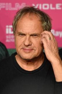 Uwe OCHSENKNECHT (Schauspieler), Einzelbild,angeschnittenes Einzelmotiv,Portraet,Portrait,Porträt. Weltpremiere BURG SCHRECKENSTEIN, Roter Teppich,Red Carpet am 03.12.2017.