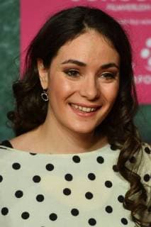 Jasmin Barbara MAIRHOFER (Schauspielerin), Einzelbild,angeschnittenes Einzelmotiv,Portraet,Portrait,Porträt. Weltpremiere BURG SCHRECKENSTEIN, Roter Teppich,Red Carpet am 03.12.2017.