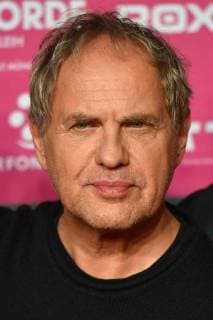 Uwe OCHSENKNECHT (Schauspieler), Einzelbild,angeschnittenes Einzelmotiv,Portraet,Portrait,Porträt. Weltpremiere BURG SCHRECKENSTEIN, Roter Teppich,Red Carpet am 03.12.2017.