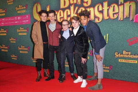 Bilder des Tages Premiere Burg Schreckenstein 2 in München Benedict Gloeckle, Eloi Christ, Caspar Krzysch, Maurizio Magno, Chieloka Nwokolo, Filmpremiere von Burg Schreckenstein 2 im Mathaeser Filmpalast in Muenchen am 03.12.2017