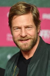 Premiere Burg Schreckenstein 2 in München Henning BAUM (Schauspieler), Einzelbild,angeschnittenes Einzelmotiv,Portraet,Portrait,Porträt. Weltpremiere BURG SCHRECKENSTEIN, Roter Teppich,Red Carpet am 03.12.2017.
