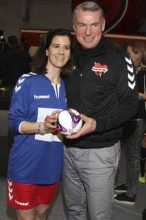 Katja Suding und Udo Riglewski bem Benefiz-Fußballspiel Kicken mit Herz 2017 in der Alsterdorfer Sporthalle. Hamburg, 03.12.2017
