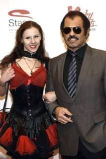 Kalle Schwensen mit Begleitung bei der Deutschlandpremiere des Musicals Kinky Boots im Operettenhaus. Hamburg, 03.12.2017