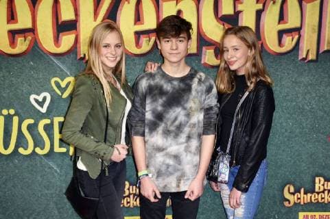 Jolina Marie Ledl, Niclas Walz und Ayana Ledl bei der Premiere des Kinofilms Burg Schreckenstein 2 im Mathäser Filmpalast. München, 03.12.2017