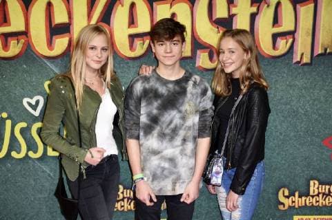 Jolina Marie Ledl, Niclas Walz und Ayana Ledl bei der Premiere des Kinofilms Burg Schreckenstein 2 im Mathäser Filmpalast. München, 03.12.2017