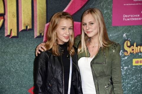 Jolina Marie Ledl und Ayana Ledl bei der Premiere des Kinofilms Burg Schreckenstein 2 im Mathäser Filmpalast. München, 03.12.2017