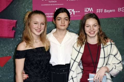 Mina Rueffer, Nina Goceva und Paula Donath bei der Premiere des Kinofilms Burg Schreckenstein 2 im Mathäser Filmpalast. München, 03.12.2017