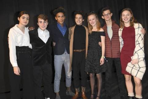Nina Goceva, Maurizio Magno, Chieloka Nwokolo, Benedict Glöckle, Mina Rueffer, Eloi Christ und Paula Donath bei der Premiere des Kinofilms Burg Schreckenstein 2 im Mathäser Filmpalast. München, 03.12.2017