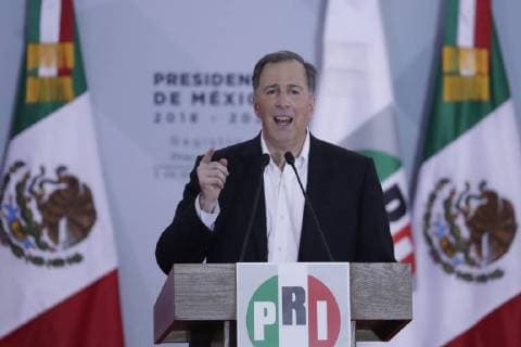 December 3, 2017 - EUM20171203POL12.JPG.CIUDAD DE MEXICO.- Election Elecciones-2018.- Jose Antonio Meade se registro este domingo como aspirante a la candidatura presidencial del Partido Revolucionario Institucional (PRI), en la sede nacional del instituto politico. 3 de noviembre 2017. Foto: Agencia EL UNIVERSAL Ivan Stephens RCC.  - ZUMAu78_ 20171203_zaf_u78_041 Copyright: xIvanxStephensx