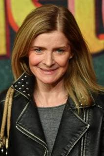 Sharon von Wietersheim (Drehbuchautorin), Einzelbild,angeschnittenes Einzelmotiv,Portraet,Portrait,Porträt. Weltpremiere BURG SCHRECKENSTEIN, Roter Teppich,Red Carpet am 03.12.2017.