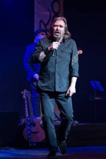 December 4, 2017 - Dublin, Dublin, Ireland - Dr. Hook seen performing live music on stage at Dublin s Olympia Theatre. Dublin Ireland - ZUMAs197 20171204_zaa_s197_077 Copyright: xBenxRyanx