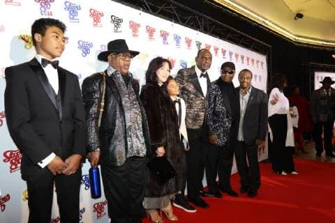 Kool and the Gang NEWS: Avant premiere STARS 80, La suite - Paris - 05 12 2017 CleaCastel Panoramic 