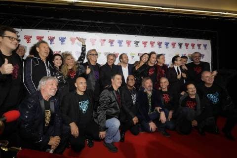 PETER & SLOANE LIO PATRICK HERNANDEZ EMILE & IMAGES RICHARD ANCONINA PATRICK TIMSIT SABRINA JEAN MARC GENEREUX PATRICK HERNANDEZ BRUNO LOCHET THOMAS LANGMANN PHIL BARNEY DEBUT DE SOIREE COOKIE DINGLER JEAN PIERRE MADER NEWS: Avant premiere STARS 80, La suite - Paris - 05 12 2017 CleaCastel Panoramic 