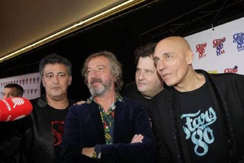 PHIL BARNEY DEBUT DE SOIREE BRUNO LOCHET NEWS: Avant premiere STARS 80, La suite - Paris - 05 12 2017 CleaCastel Panoramic 