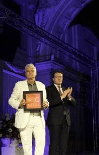 06-12-2017 Amsterdam Prince Constantijn with Vincent Carelli during the Prince Claus award 2017 in Amsterdam. Brazilian filmmaker and rights activist Vincent Carelli and the Chinese designer new media and environmental activist Ma Jun received the award.  Copyright: xPPE NIEBOERx