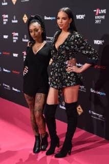 1LIVE Krone 2017 am 07.12.2017 in der Jahrhunderthalle in Bochum Das Hip-Hop-Duo SXTN ( Juju und Nura )