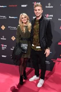1LIVE Krone 2017 am 07.12.2017 in der Jahrhunderthalle in Bochum Christoph Kramer mit Freundin Celina